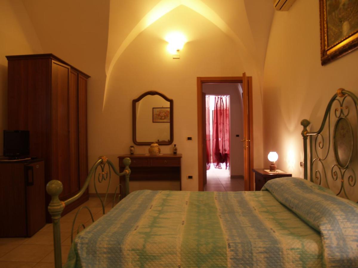 Sogni D'Oro Bed & Breakfast Grottaglie Bagian luar foto