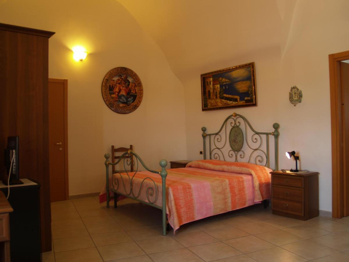 Sogni D'Oro Bed & Breakfast Grottaglie Bagian luar foto